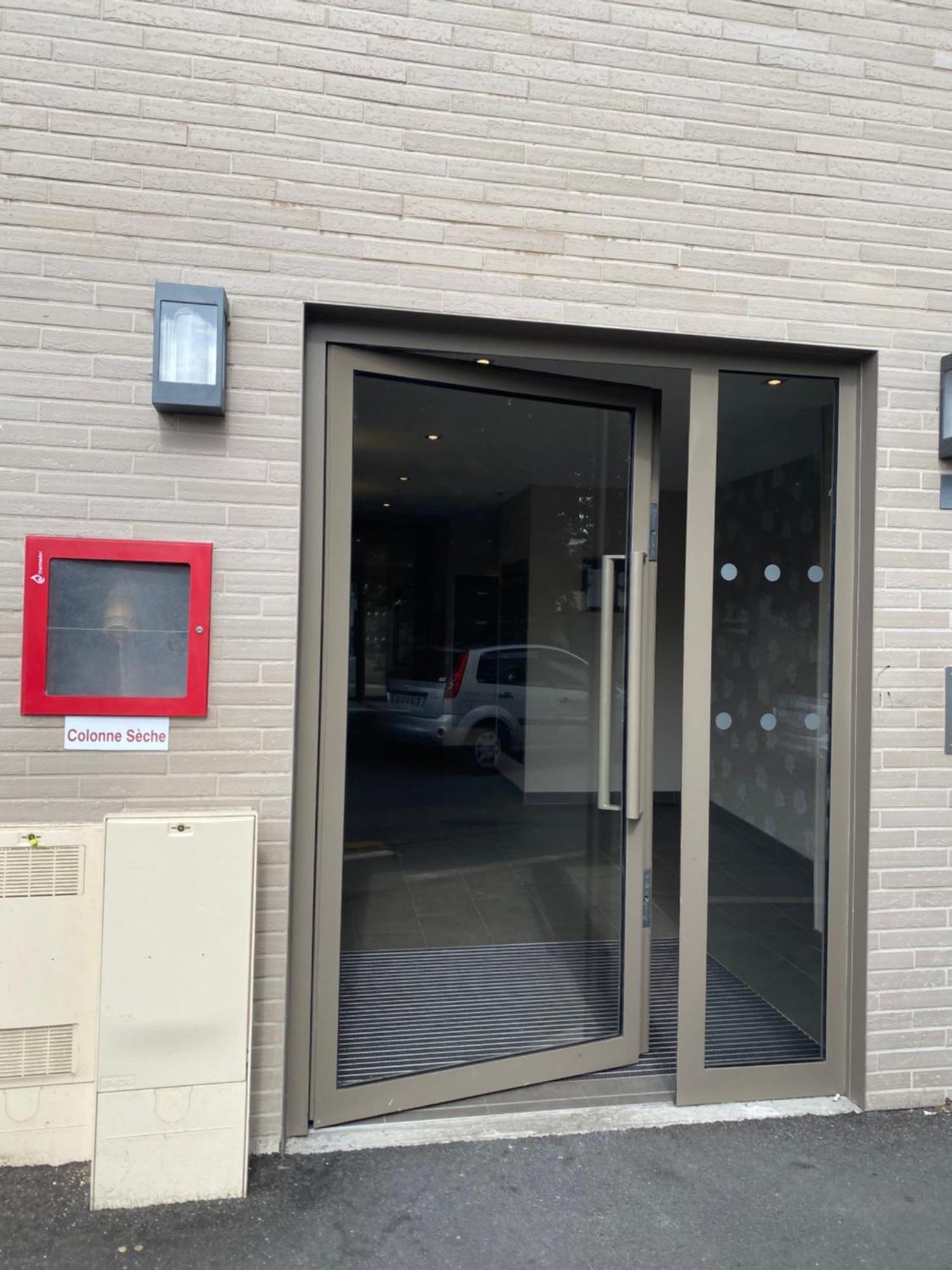 Charme Citadin Villemomble Exterior foto